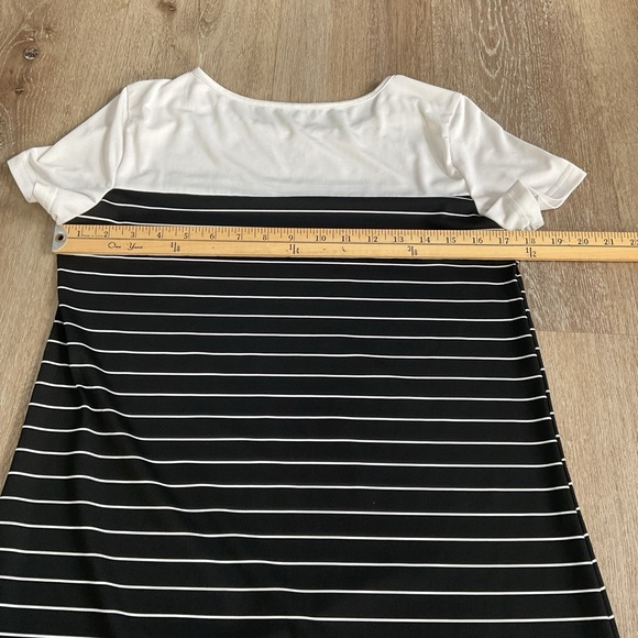 SHEIN - Short Sleeve Pullover Over Dress - Black & Cream - Ladies Size Small - Picture 7 of 9